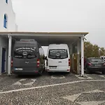 The Three Anchors Rooms Perissa فندق