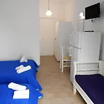 The Three Anchors Rooms Perissa فندق بيريسا