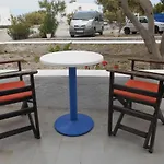 فندق The Three Anchors Rooms Perissa بيريسا