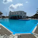 Szálloda The Three Anchors Rooms Perissa 2*